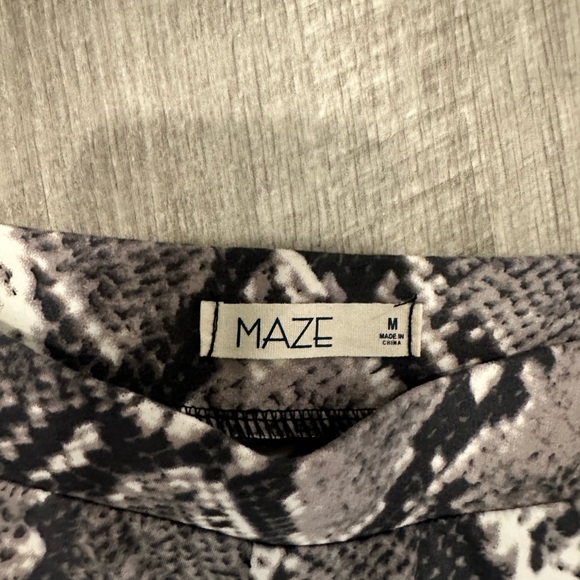 Snakeskin pants - Picture 2 of 3